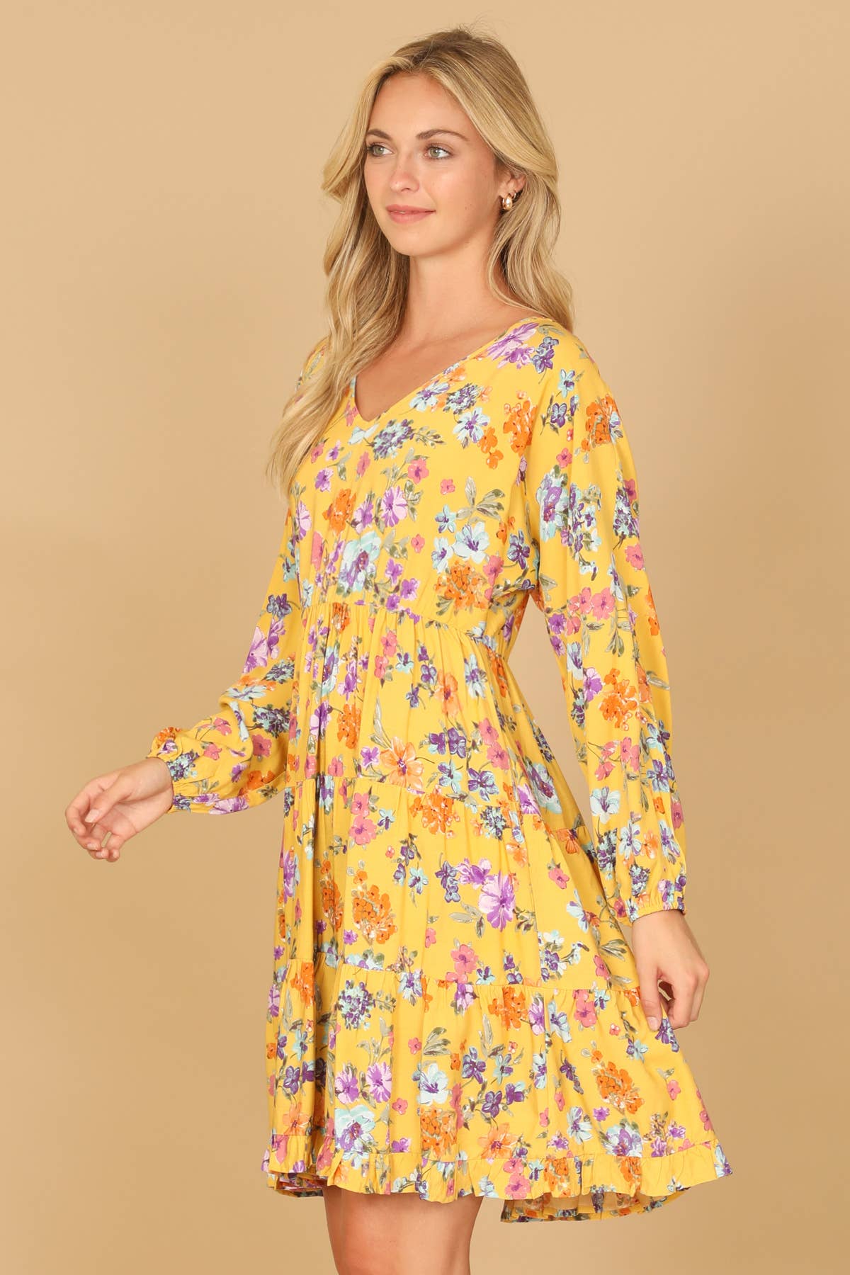 V-NECK FLORAL LONG SLEEVE TIERED DRESS