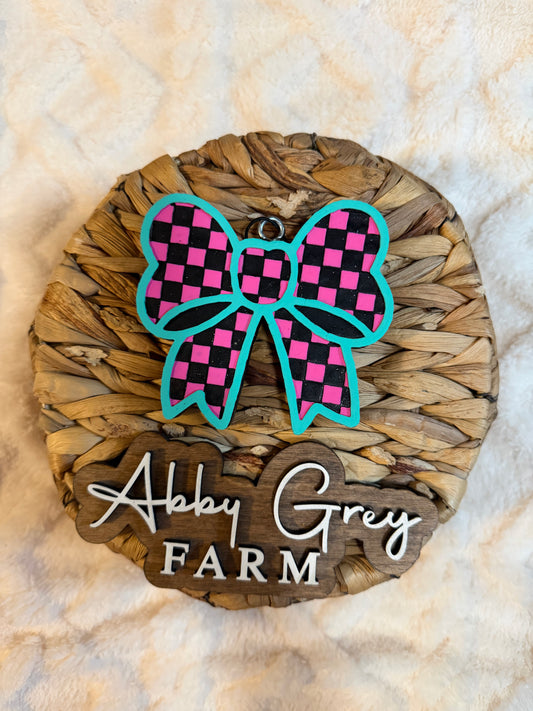 PRE-ORDER-  Checkered Bow Freshie