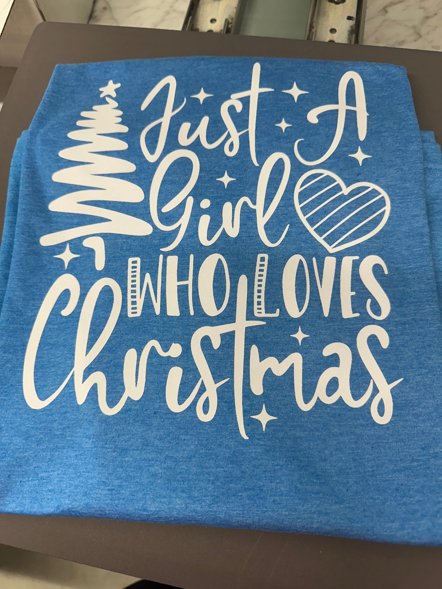 Just a Girl who loves Christmas Graphic Tee