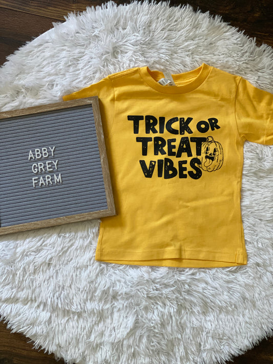 Toddler- Trick or Treat Vibes Graphic Tee