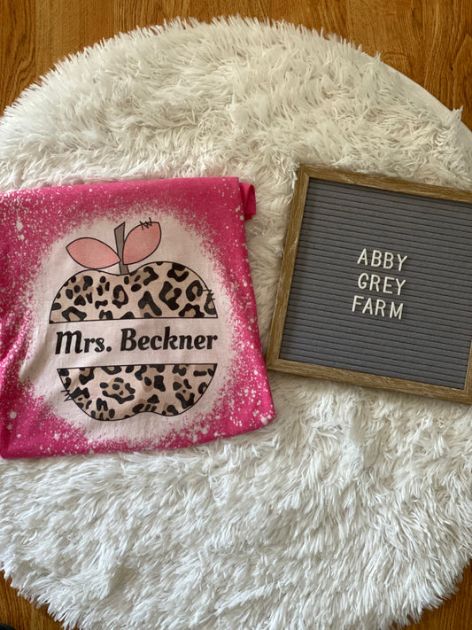 Bleached Tee Leopard Apple w/Pink leaf